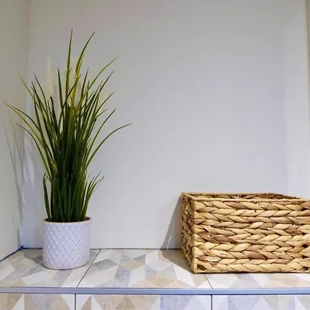 Tiny House Apartment Pau Exterior photo
